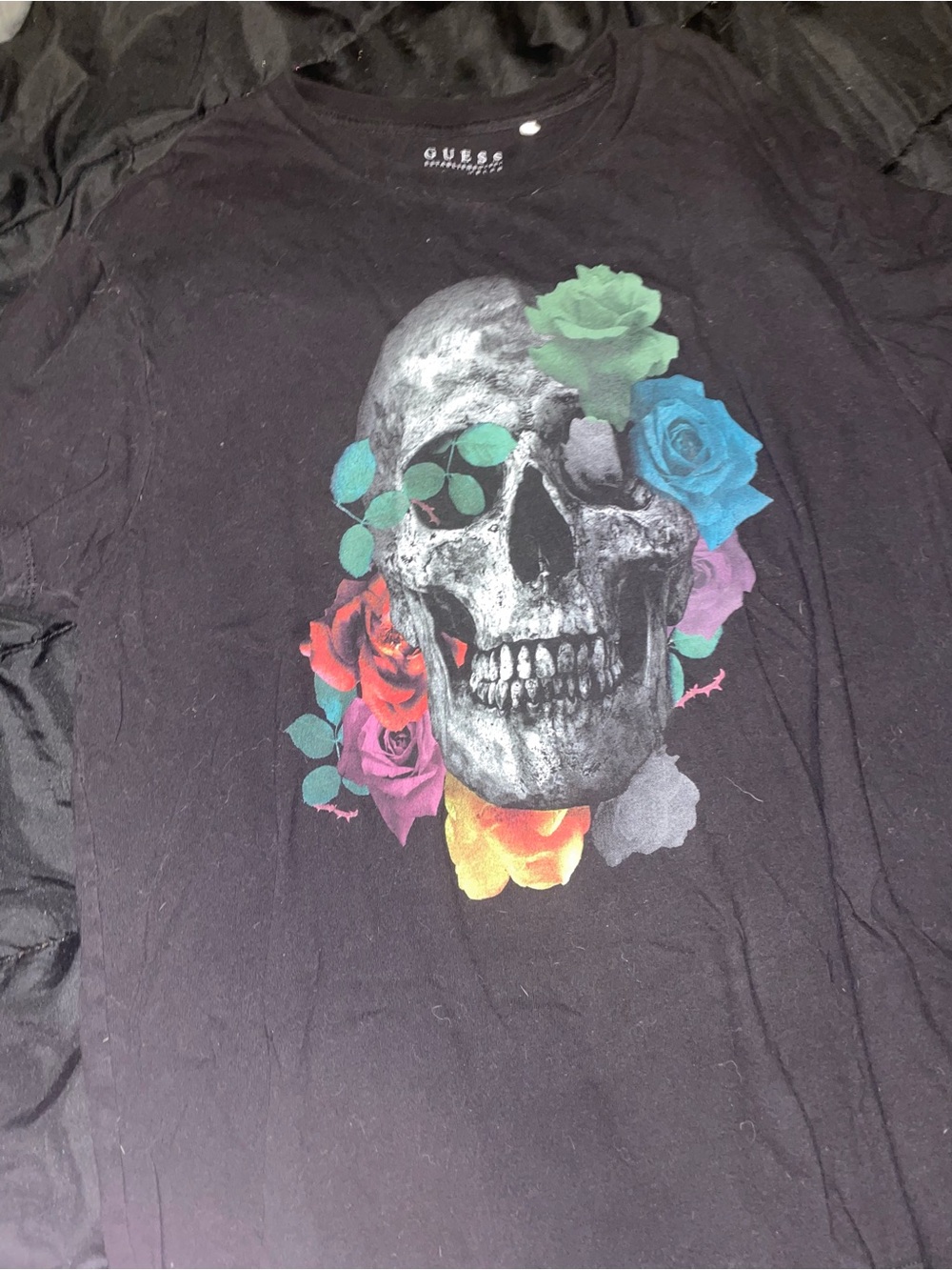 GUESS Black Skull & Floral Graphic Tee size xl